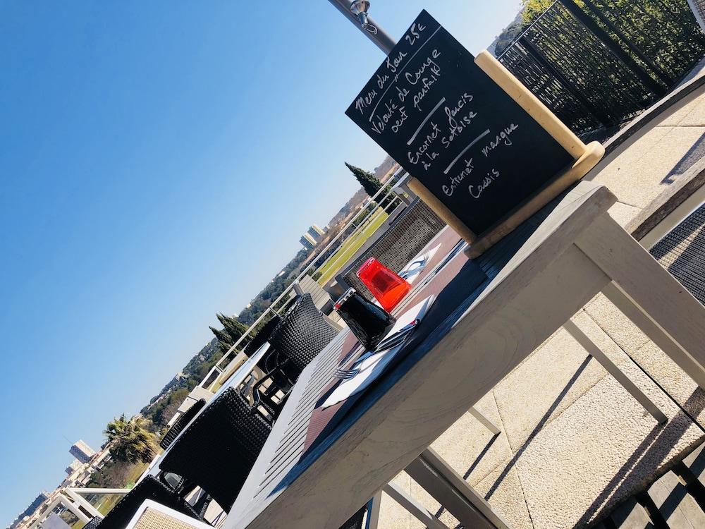 朱维那科蒙彼利埃高尔夫优质酒店 外观 照片